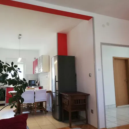 Spacious Family With Parking In The Shade And Barbecue House Apartment