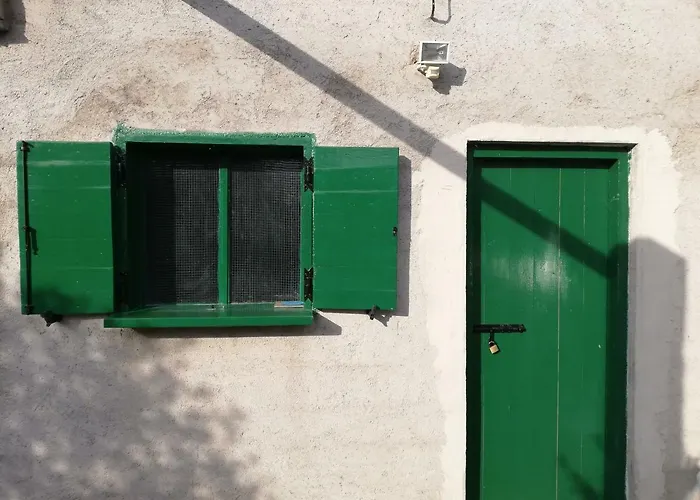 Appartamento Spacious Family With Parking In The Shade And Barbecue House Šibenik