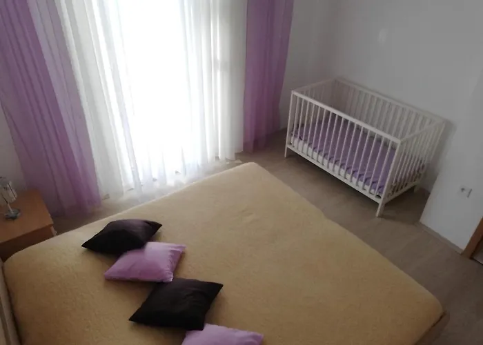 Appartamento Spacious Family With Parking In The Shade And Barbecue House